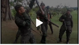 Militares dançam e engatilham armas ao ritmo de funk no DF; veja vídeo