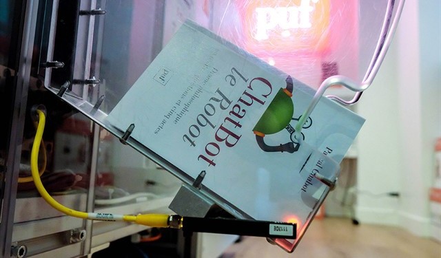 Em Paris, livraria dá adeus a estoque e imprime livros na hora - São Paulo São
